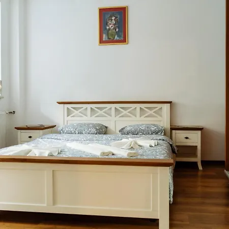 Old Town Historic Apartment With Backyard Mini Park Bucarest Extérieur photo