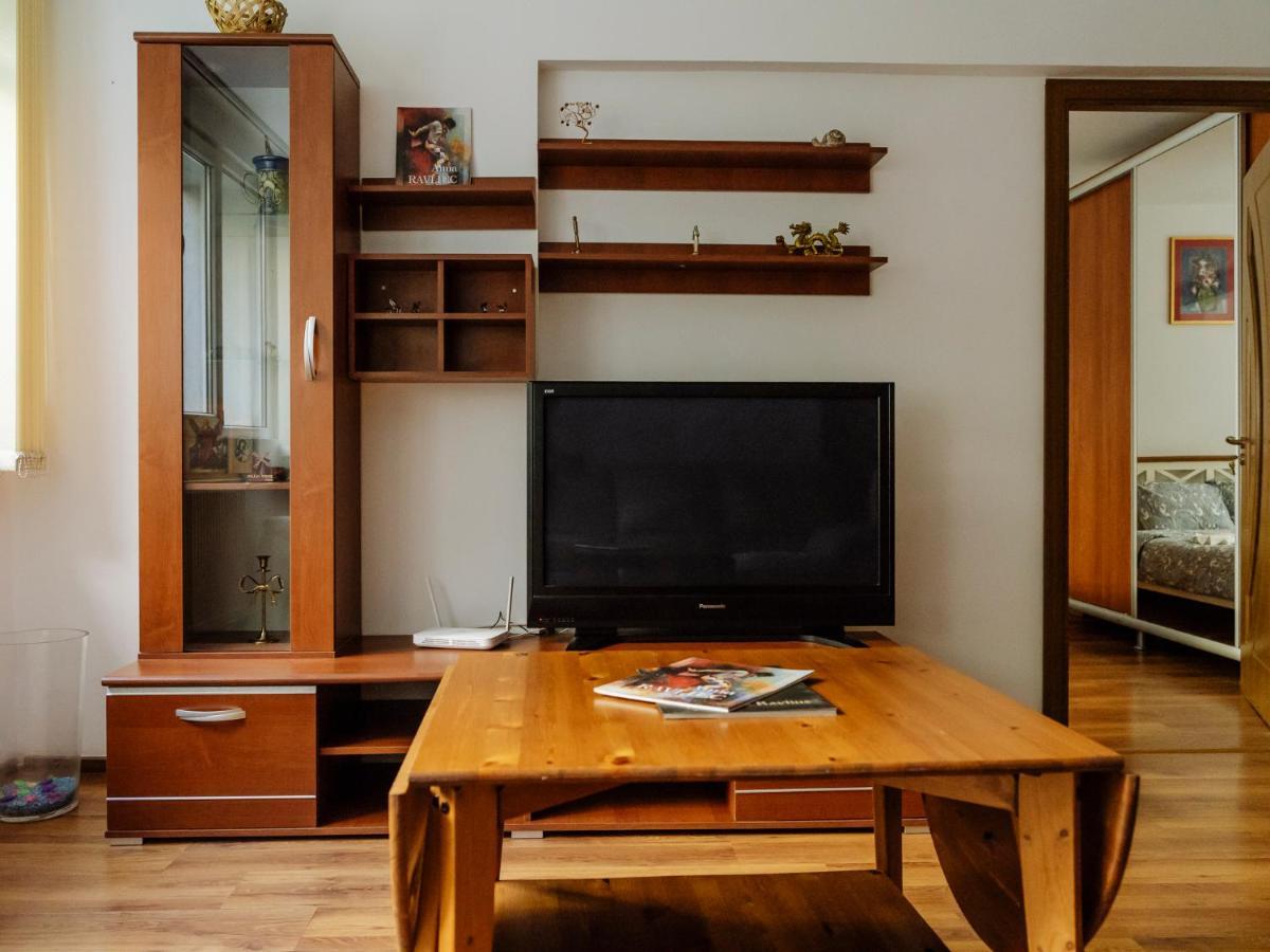 Old Town Historic With Backyard Mini Park Appartement Bucarest