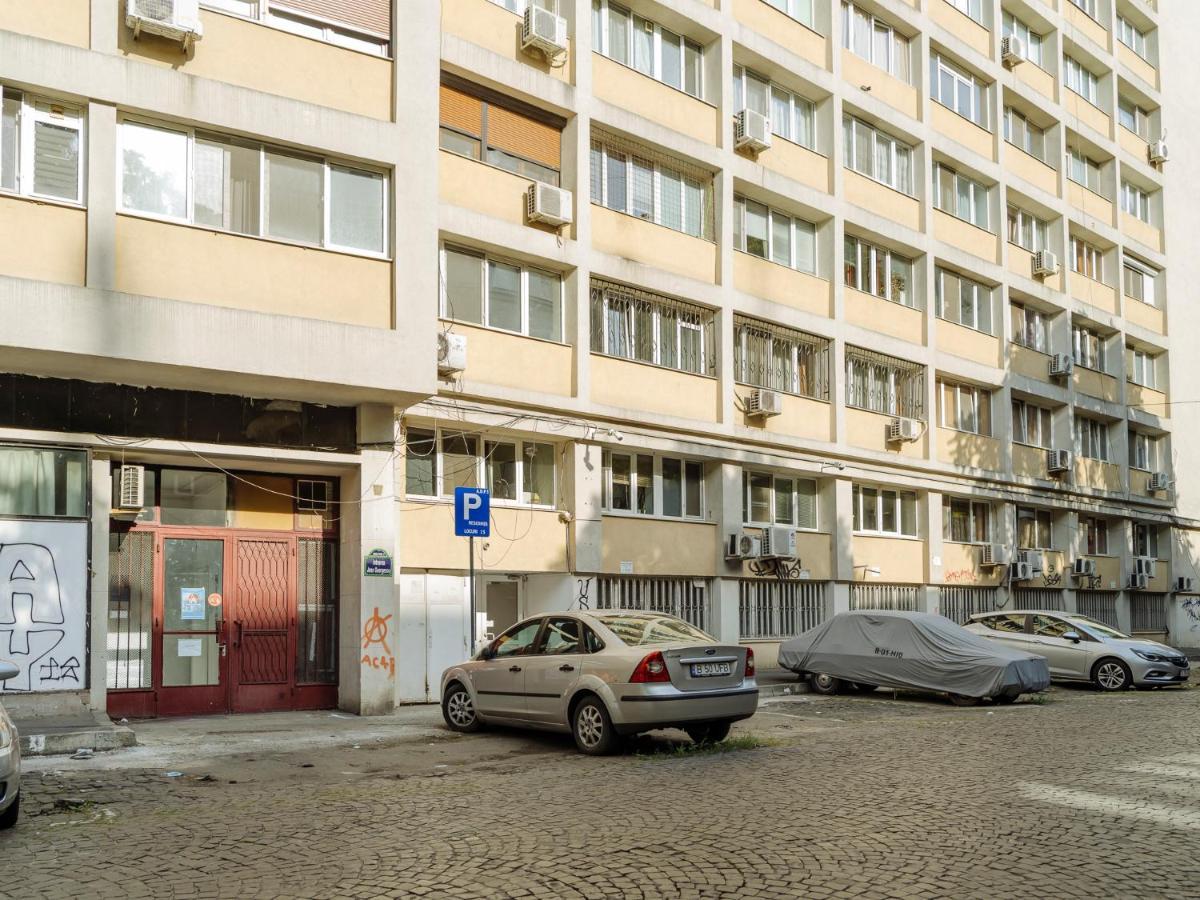 Old Town Historic With Backyard Mini Park Appartement Bucarest